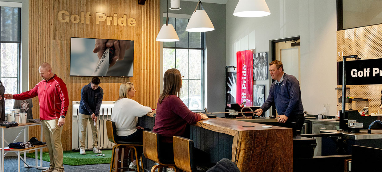 Golf Pride Retail Lab Regripping Bar